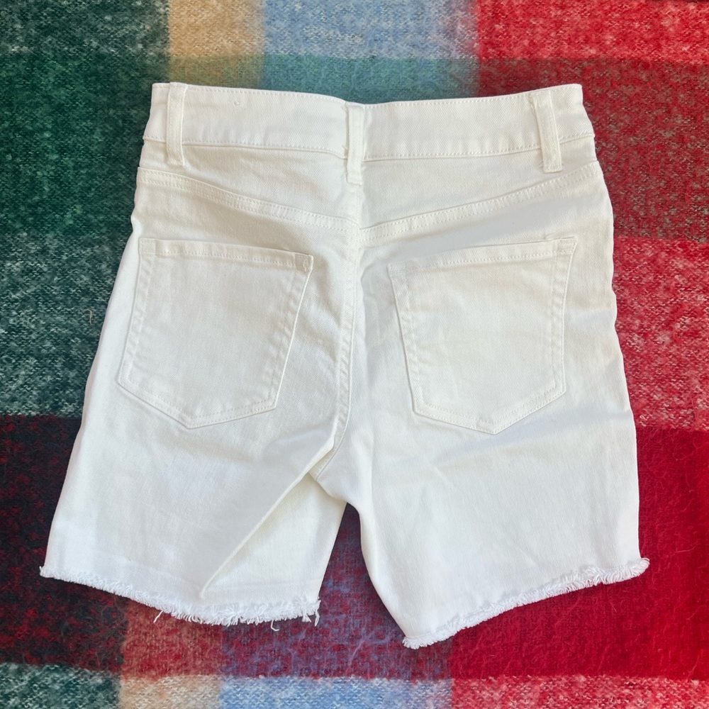 Maurices White Women’s Shorts - Picture 3 of 5